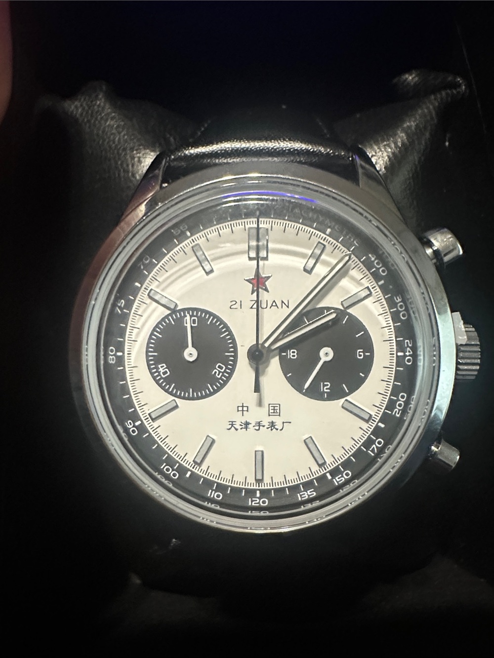 21 ZUAN Chronograph Wristwatch - White Dial with Black Subdials